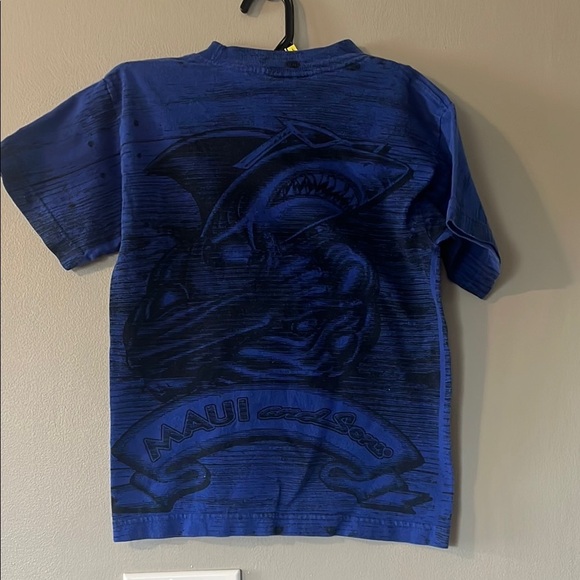 Maui and Sons Blue Shark Graphic Kids T-Shirt - Picture 4 of 4